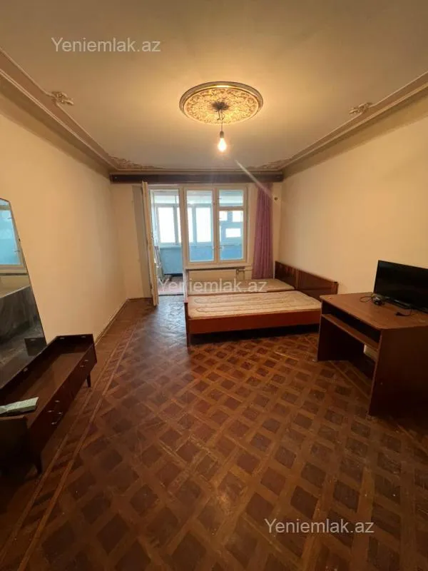 Satılır 3 otaqlı köhnə tikili 70 m²