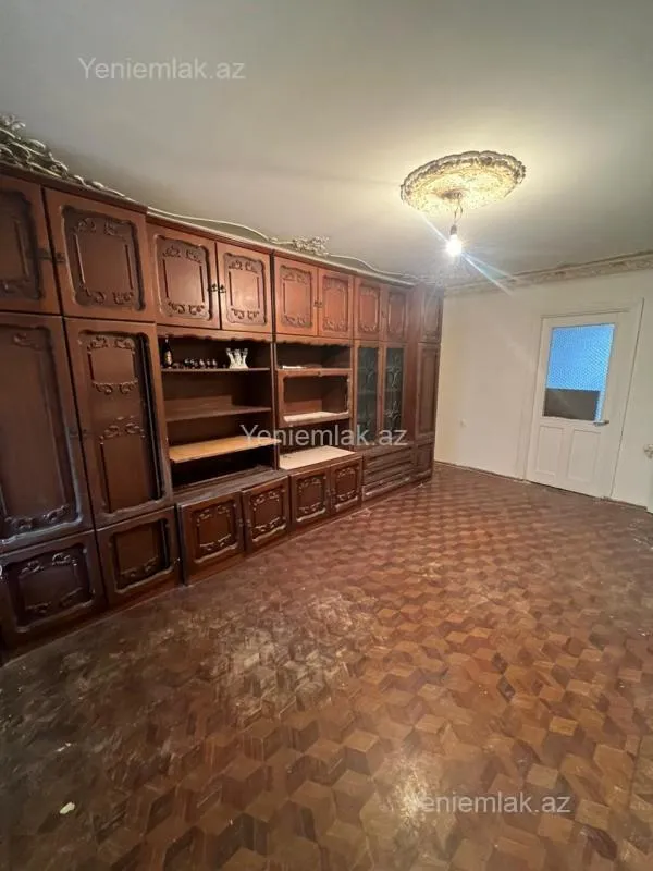 Satılır 3 otaqlı köhnə tikili 70 m²