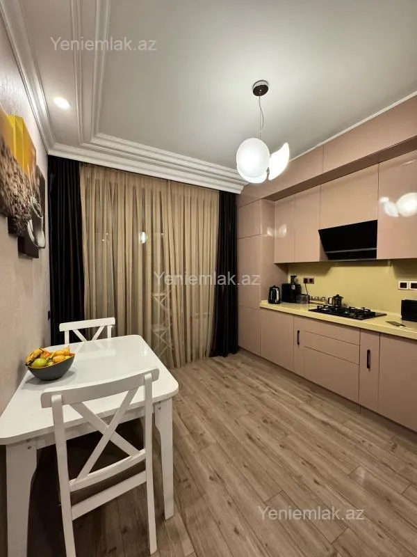 Satılır 3 otaqlı yeni tikili 100 m²
