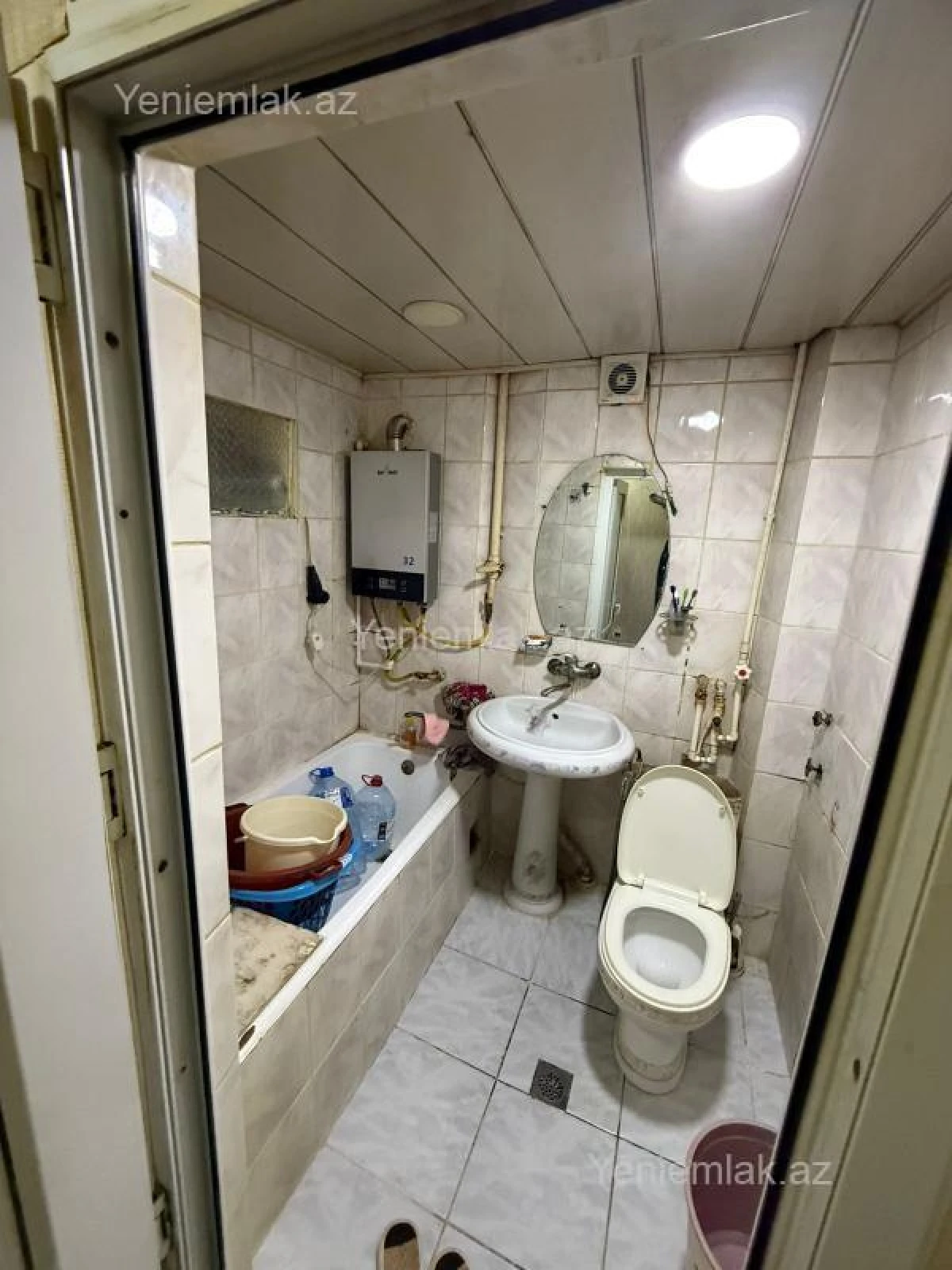 Satılır 2 otaqlı köhnə tikili 42 m²