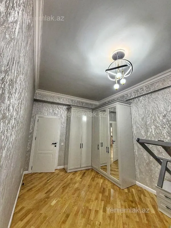 Satılır 4 otaqlı yeni tikili 155 m²