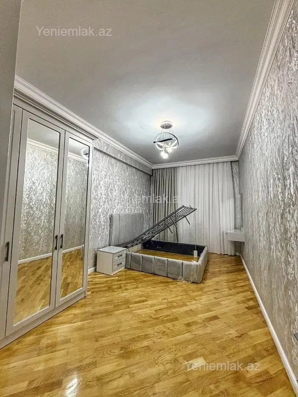 Satılır 4 otaqlı yeni tikili 155 m²
