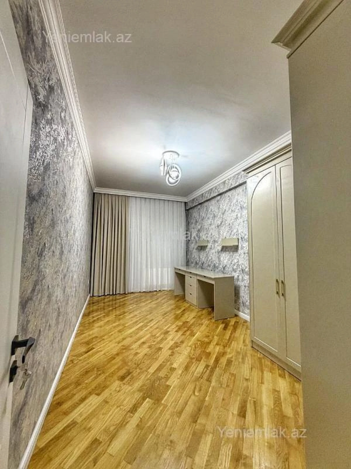Satılır 4 otaqlı yeni tikili 155 m²