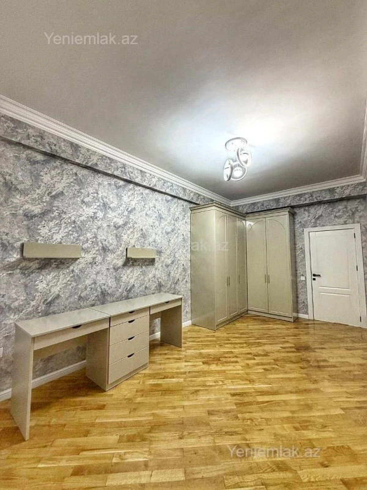 Satılır 4 otaqlı yeni tikili 155 m²
