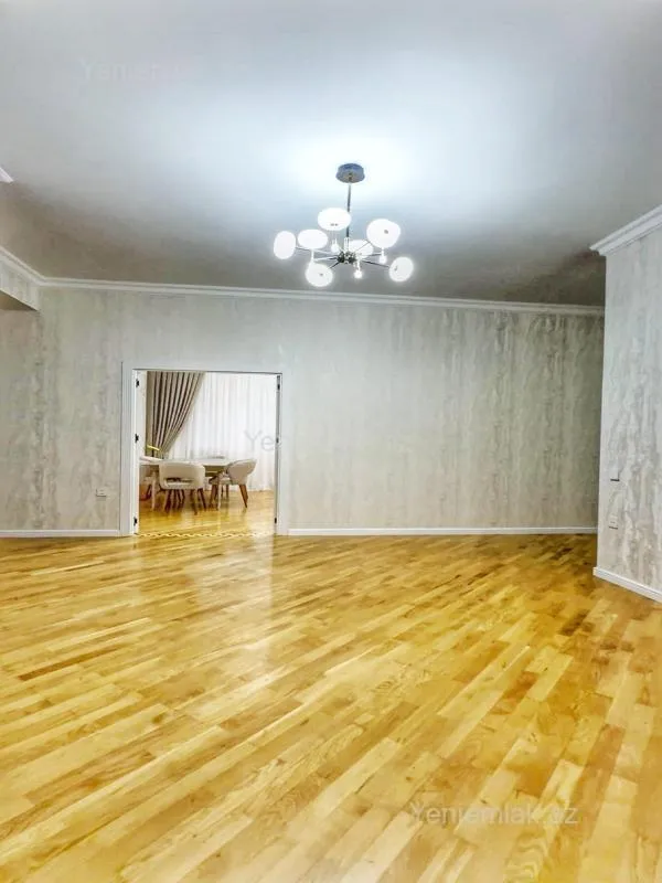 Satılır 4 otaqlı yeni tikili 155 m²