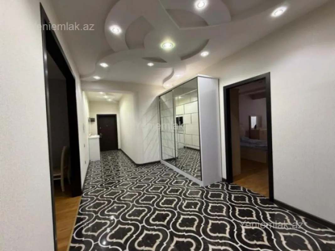 Satılır 3 otaqlı yeni tikili 136 m²