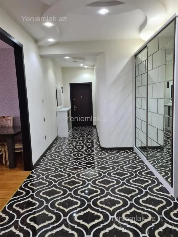 Satılır 3 otaqlı yeni tikili 136 m²