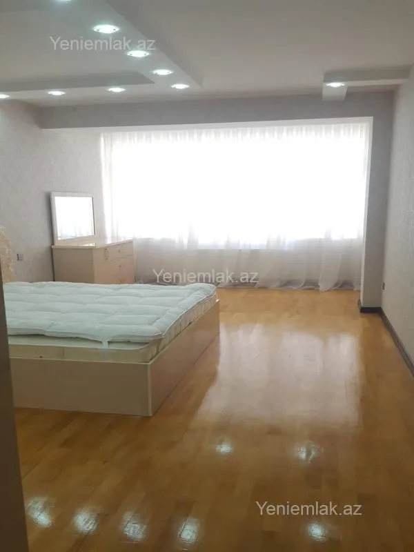 Satılır 3 otaqlı yeni tikili 136 m²