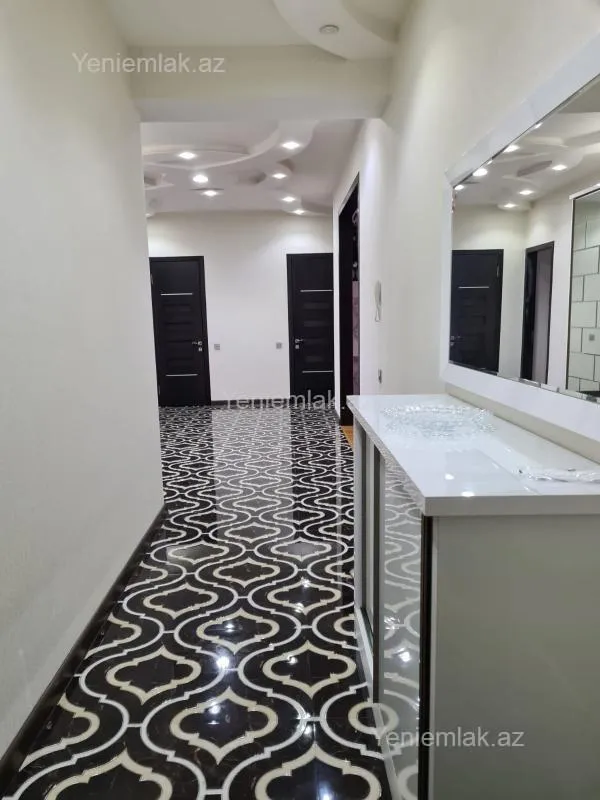 Satılır 3 otaqlı yeni tikili 136 m²