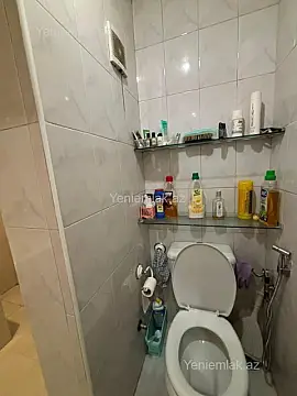 Satılır 3 otaqlı köhnə tikili 70 m²