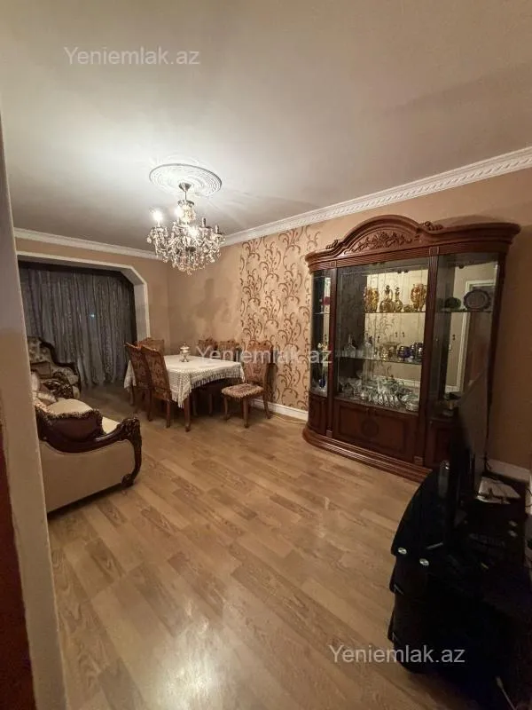 Satılır 3 otaqlı köhnə tikili 70 m²