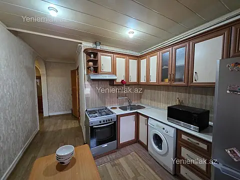 Satılır 3 otaqlı köhnə tikili 80 m²