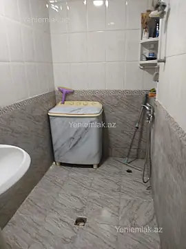 Satılır 3 otaqlı köhnə tikili 80 m²