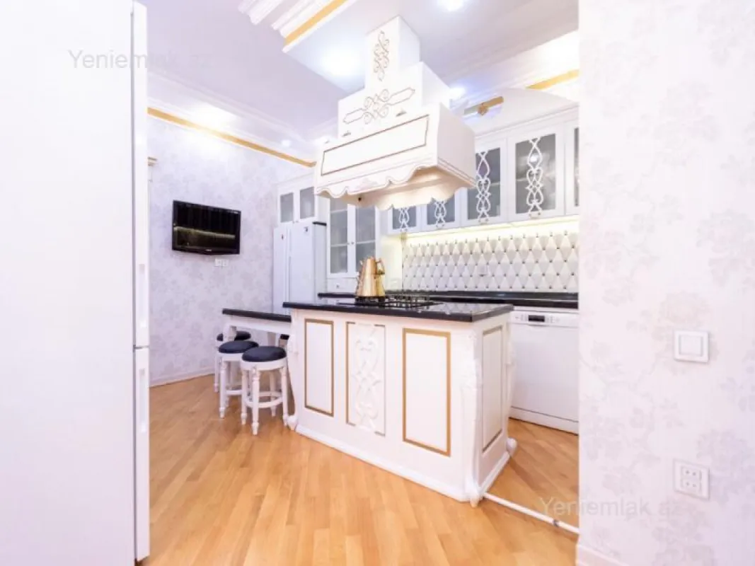 Satılır 3 otaqlı yeni tikili 90 m²