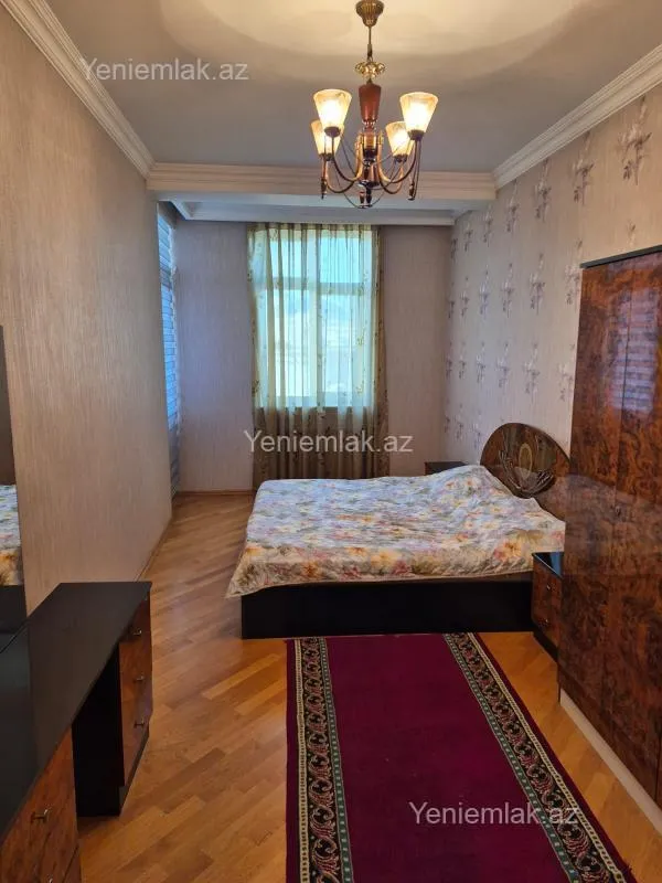 Satılır 4 otaqlı yeni tikili 180 m²