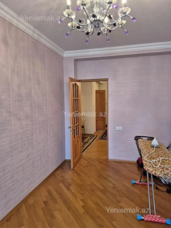 Satılır 4 otaqlı yeni tikili 180 m²
