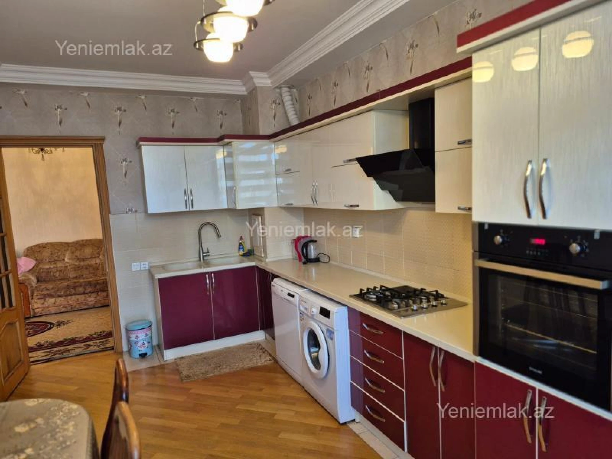 Satılır 4 otaqlı yeni tikili 180 m²