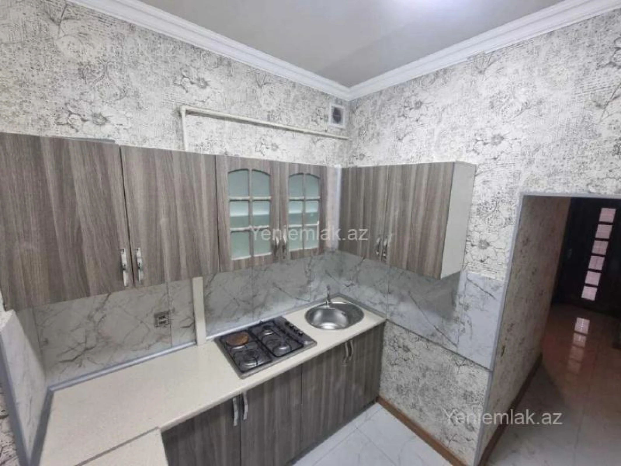 Satılır 3 otaqlı köhnə tikili 80 m²