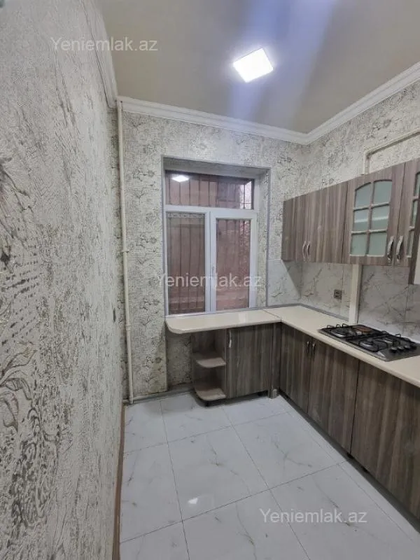 Satılır 3 otaqlı köhnə tikili 80 m²