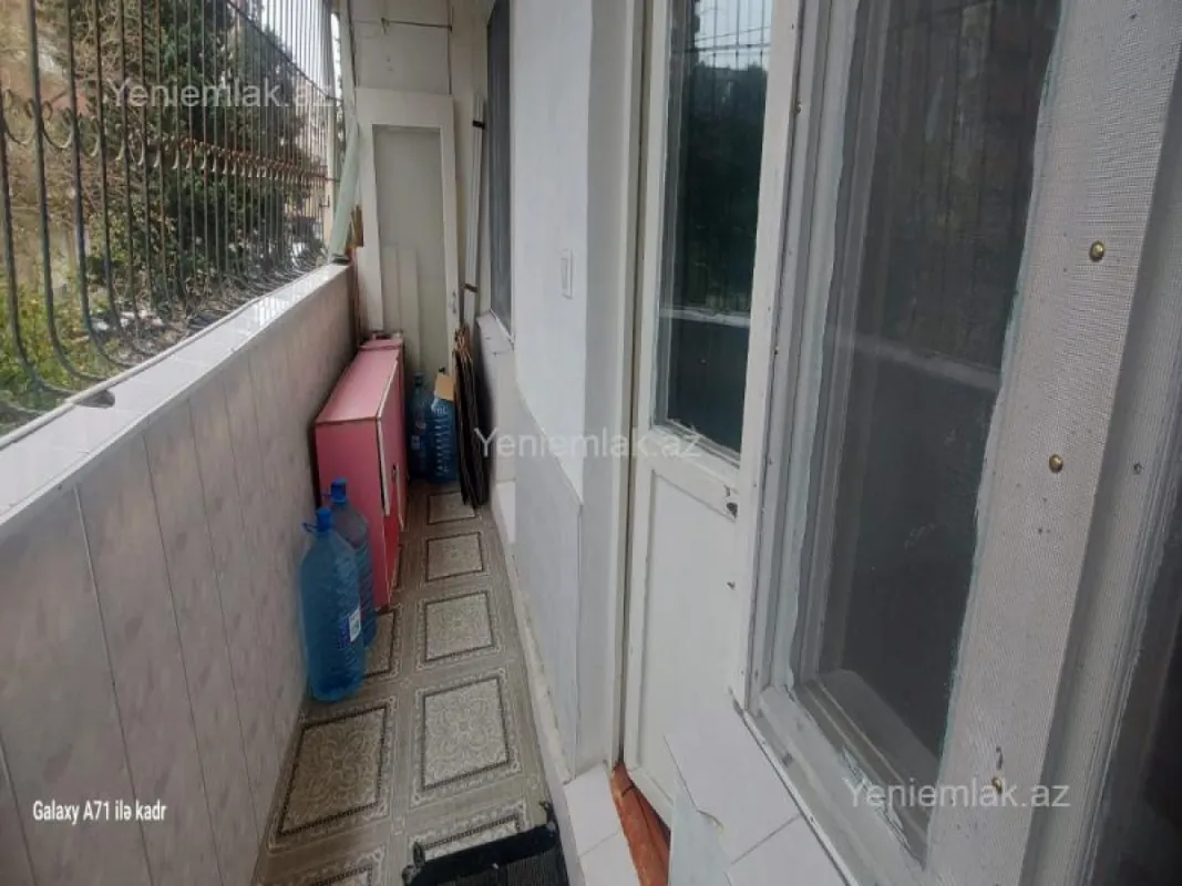 Satılır 2 otaqlı köhnə tikili 60 m²