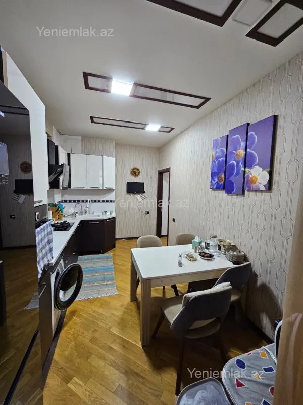 Satılır 3 otaqlı yeni tikili 95 m²