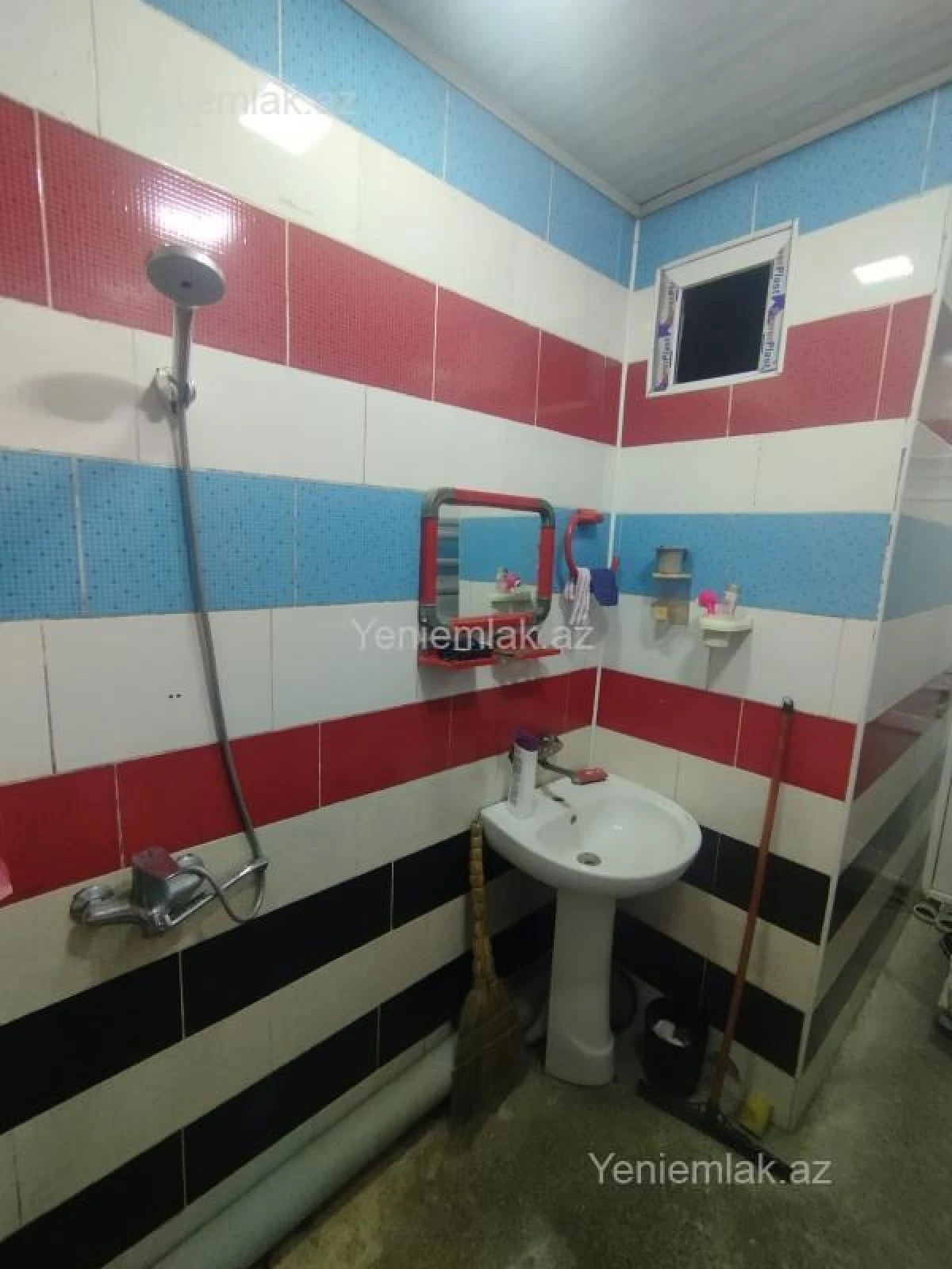 Satılır 5 otaqlı həyət evi 130 m²