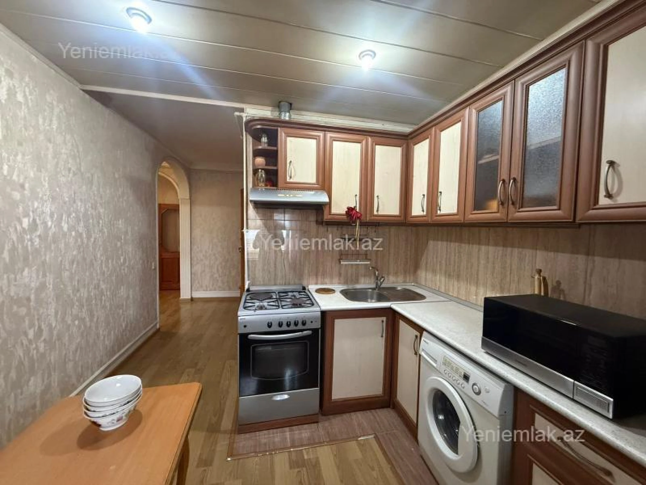 Satılır 3 otaqlı köhnə tikili 80 m²