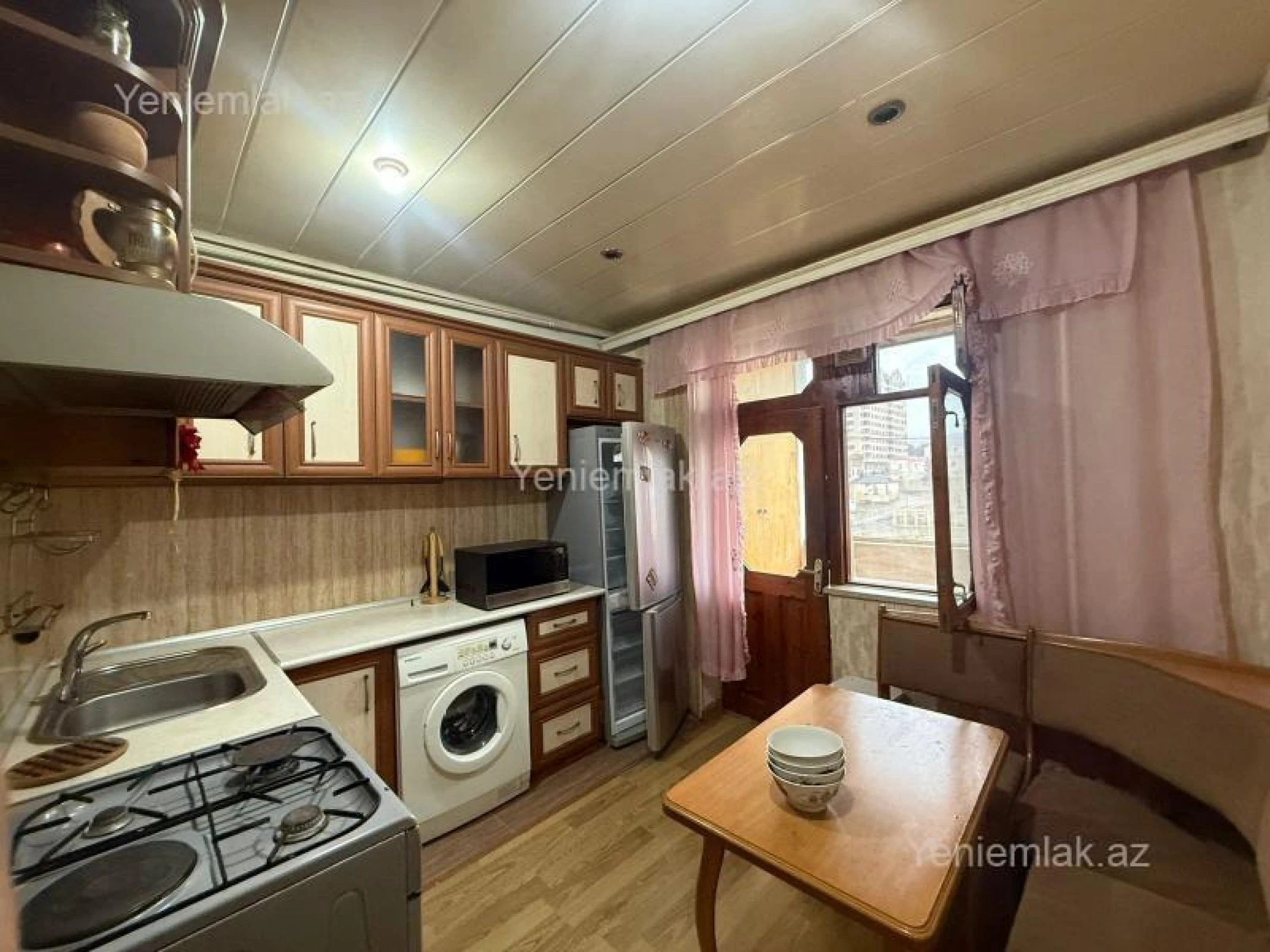 Satılır 3 otaqlı köhnə tikili 80 m²