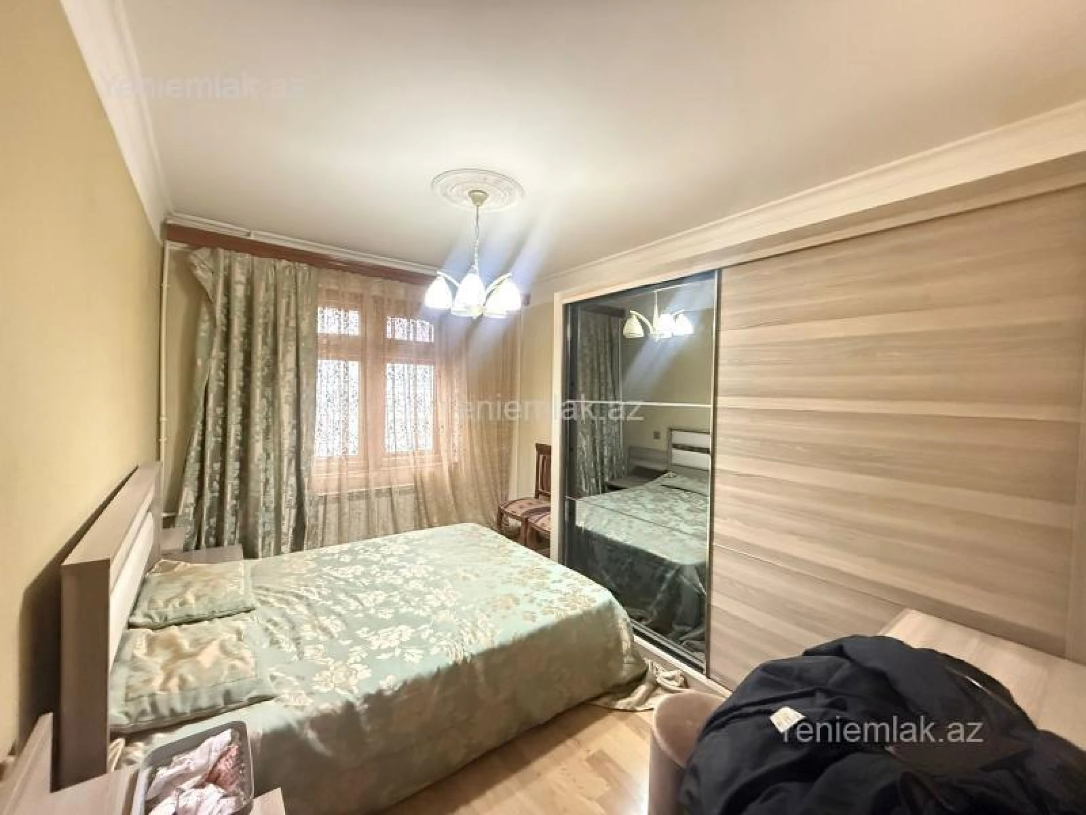 Satılır 3 otaqlı köhnə tikili 80 m²