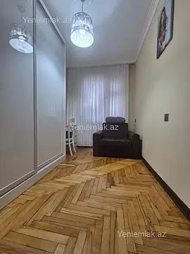 Satılır 3 otaqlı köhnə tikili 90 m²