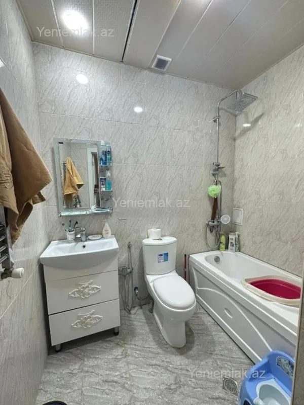 Satılır 2 otaqlı yeni tikili 65 m²