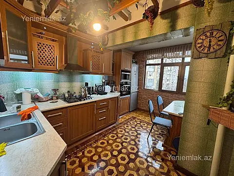 Satılır 3 otaqlı köhnə tikili 110 m²