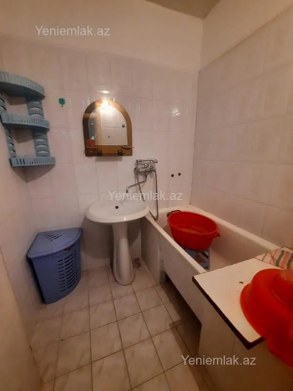 Satılır 2 otaqlı köhnə tikili 60 m²