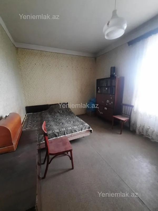 Satılır 2 otaqlı köhnə tikili 60 m²