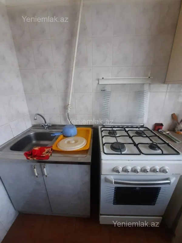 Satılır 2 otaqlı köhnə tikili 60 m²
