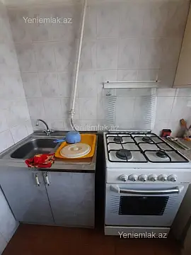 Satılır 2 otaqlı köhnə tikili 60 m²