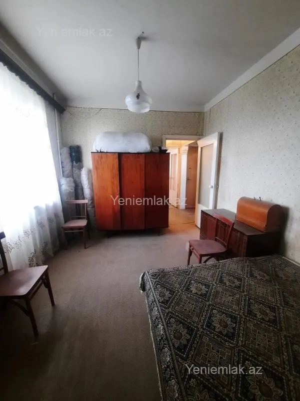Satılır 2 otaqlı köhnə tikili 60 m²