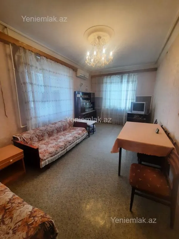 Satılır 2 otaqlı köhnə tikili 60 m²