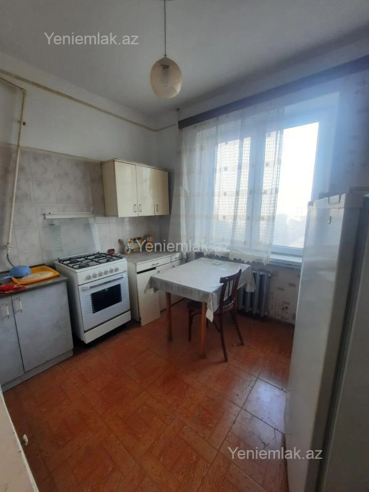 Satılır 2 otaqlı köhnə tikili 60 m²