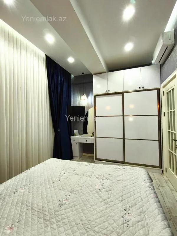 Satılır 3 otaqlı yeni tikili 100 m²