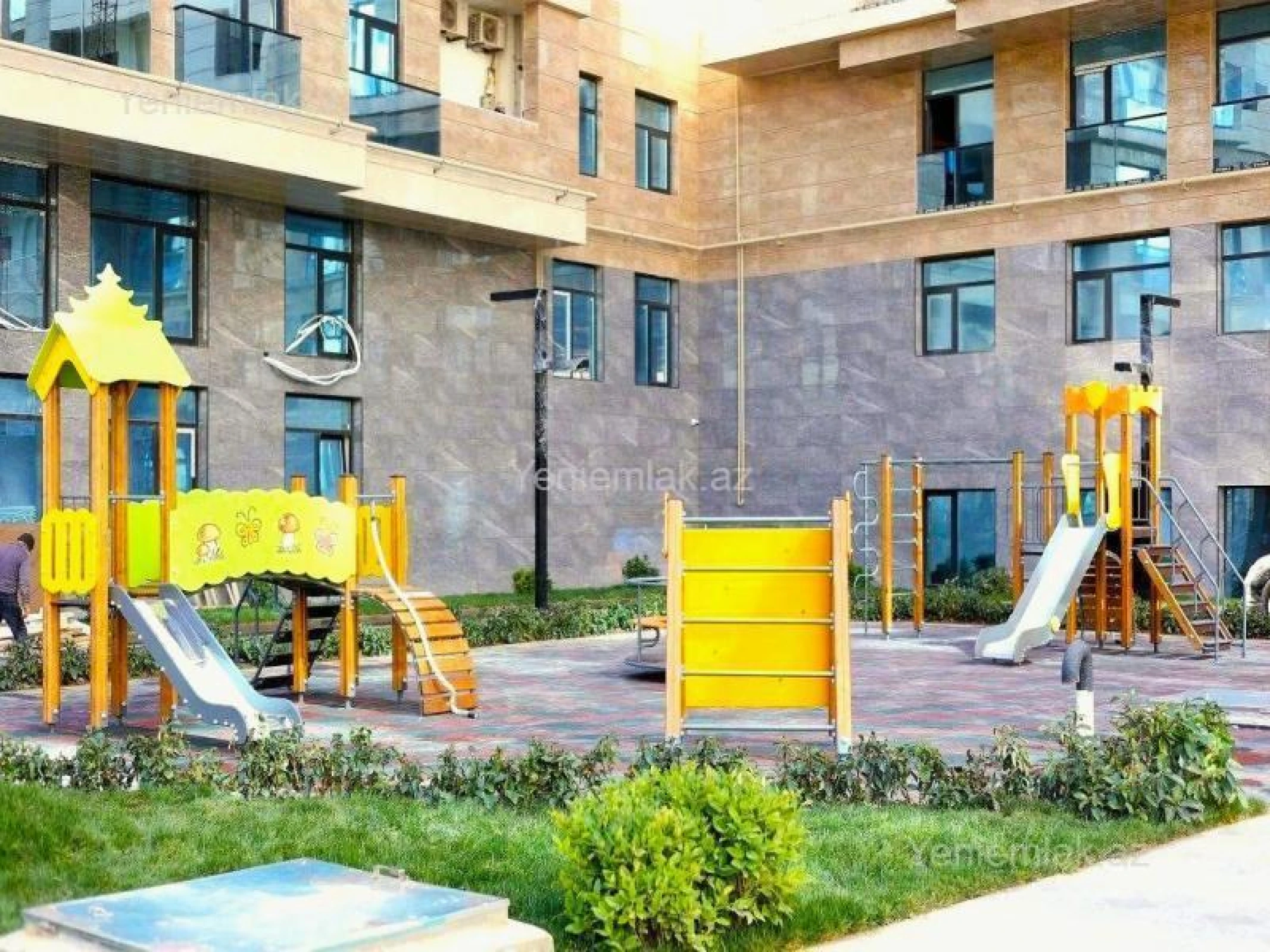 Satılır 3 otaqlı yeni tikili 100 m²