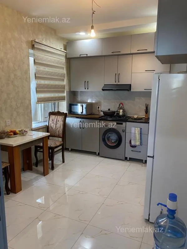 Satılır 5 otaqlı həyət evi 160 m²