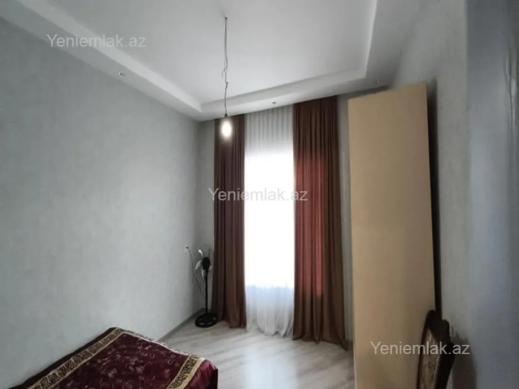 Satılır 5 otaqlı həyət evi 160 m²