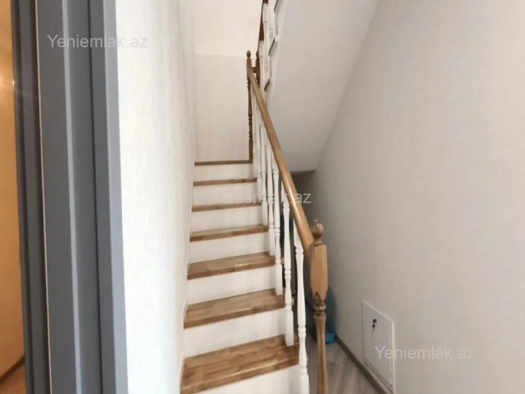 Satılır 5 otaqlı həyət evi 160 m²