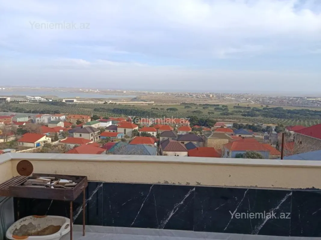Satılır 4 otaqlı həyət evi 125 m²