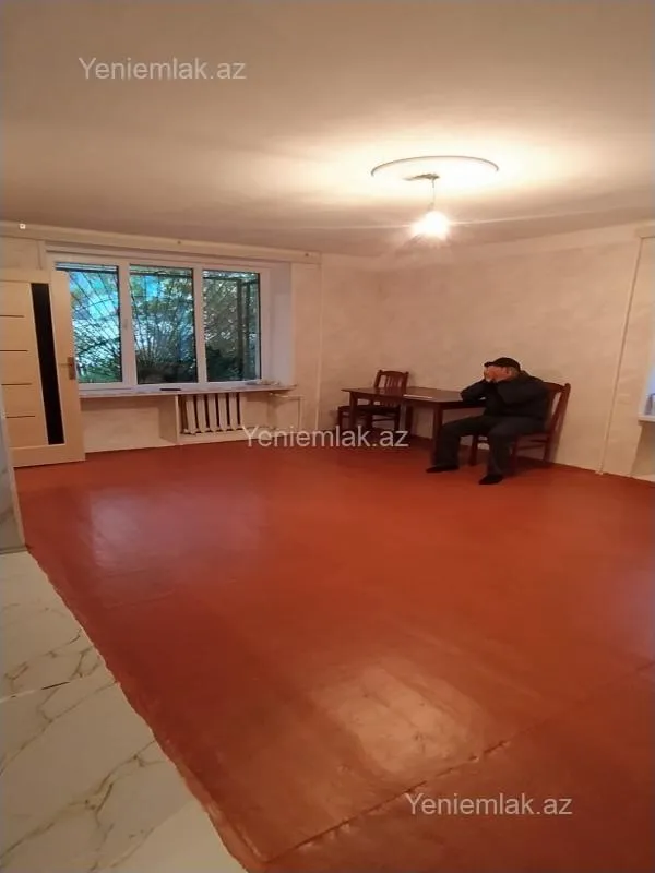 Satılır 2 otaqlı köhnə tikili 40 m²