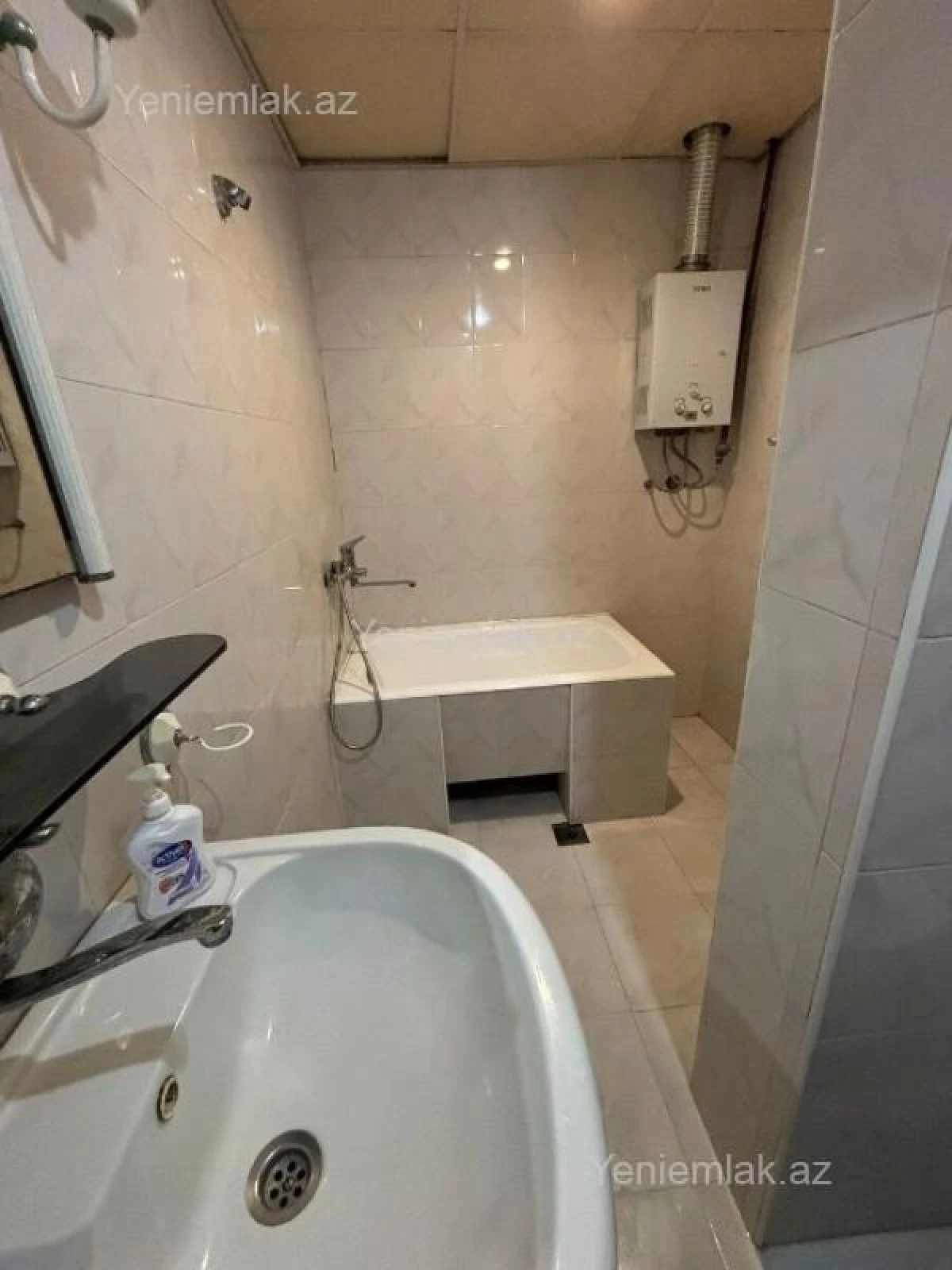 Satılır 3 otaqlı köhnə tikili 71 m²