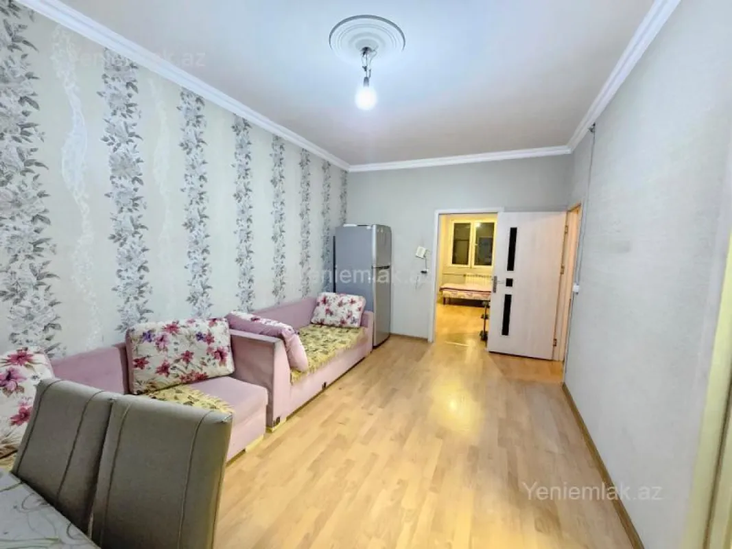 Satılır 3 otaqlı köhnə tikili 60 m²