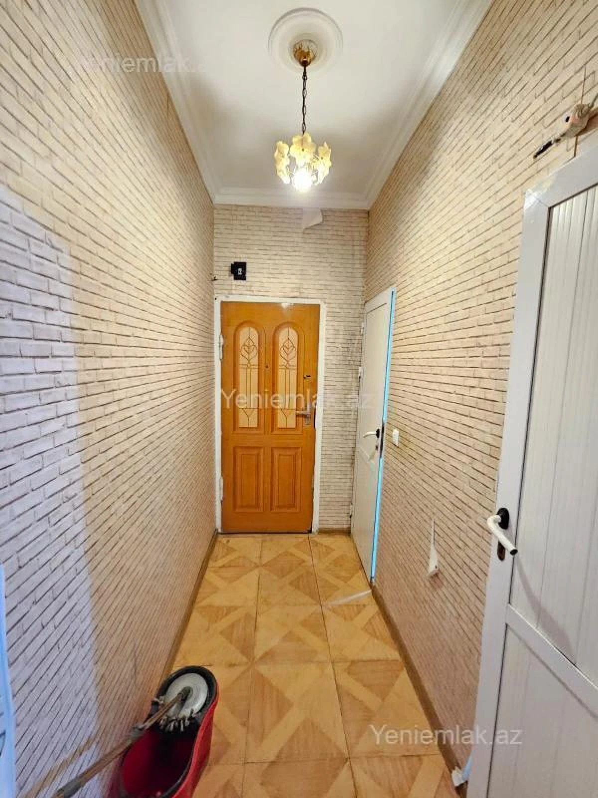 Satılır 4 otaqlı köhnə tikili 110 m²