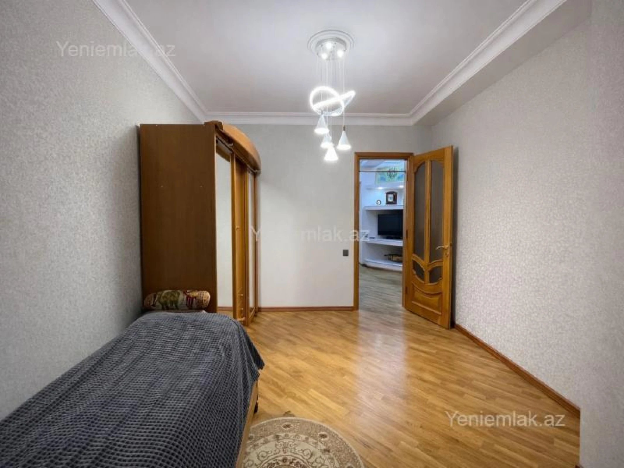 Satılır 3 otaqlı yeni tikili 170 m²